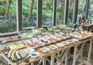 El Villa Morra Suites ofrece grill los domingos