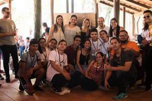 Jóvenes participan de foro de emprendedores