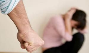 Víctima de 30 puñaladas sigue en estado crítico, familia espera milagro