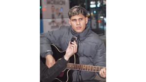 Paraguayo fascina con su canto en el metro madrileño