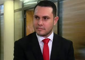 Senado blinda a Rivas con un permiso inconstitucional