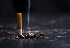 Reino Unido prohíbe tabaco a nacidos desde 2009
