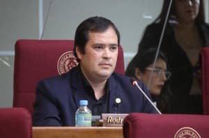 Diputado Rodrigo Gamarra amenaza con querellas