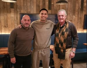 Alfaro se encuentra con Diego Gómez durante gira en Inglaterra