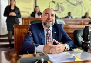 Ex diputado Arévalo frena audiencia y juez Otazú fija reposición