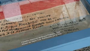 Histórica Bandera Piravevé restaurada y entregada en Bahía de Asunción