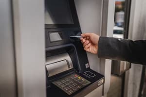 Salarios públicos absorben casi 60% de los ingresos tributarios