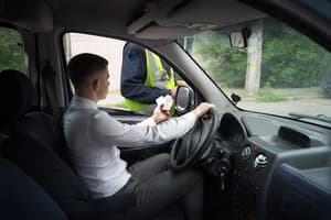 ¿Cómo actuar ante un procedimiento policial irregular?