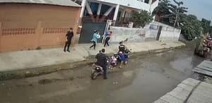 Policías fueron a sacarse una foto frente a una escuela y se retiraron sin custodiar