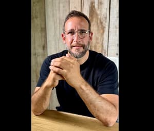 Leo Migdal lanza “Vender es fácil” para transformar el arte comercial