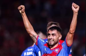 Libertad ofrece fortuna por fichar a Pachi Carrizo