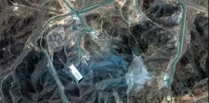 Israel bombardea acceso a planta nuclear iraní