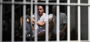 Temor a represalias frena críticas a Bukele en El Salvador