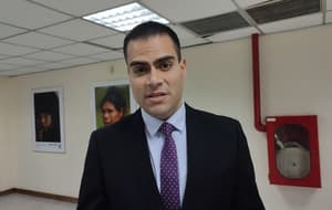 Facultad de Derecho UNA suspende a Wilfrido Cáceres por procesos penales