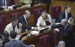 Senado posterga la ley que obliga a devolver pagarés a los deudores