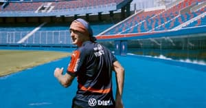 Cerro presenta a Vegetti con guiño a Piratas del Caribe