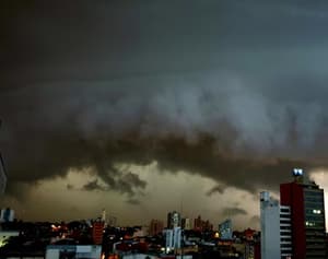 Tormentas intensas persistirán hoy, advierte Meteorología