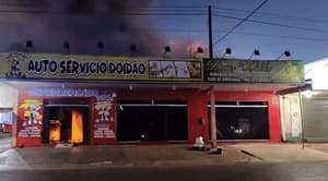 Incendio destruye dos locales en Hernandarias