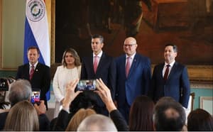 Peña promete pagar deudas del Estado con farmacéuticas y constructoras