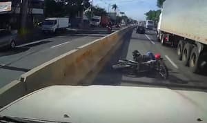 Motociclista cayó por desnivel en Fernando de la Mora