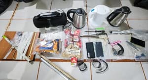 Requisa penitenciaria deja objetos decomisados