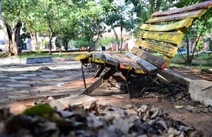 Parque Carlos A. López sigue a oscuras y sin mejoras