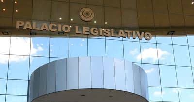Consuman atropello al Congreso