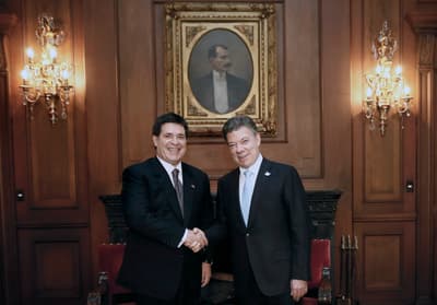 Santos llega para impulsar acuerdos