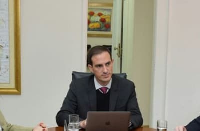 Senador afirma que Mazzoleni debe dar un paso al costado