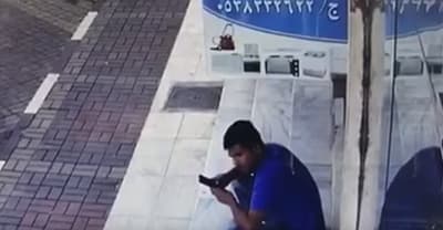 Pierde la vida joven que miraba su celular en el lugar equivocado