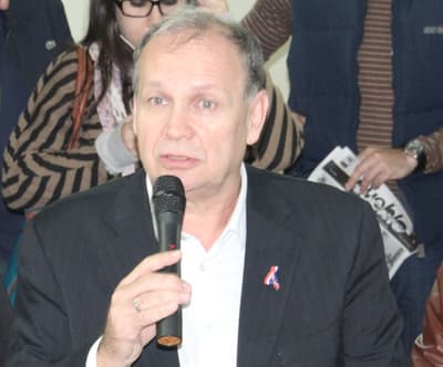 Ferreiro: “Un profesional calificado y de alto nivel académico” merece un sueldo de G. 15 millones
