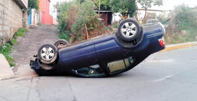 Accidente destruye parte de vivienda