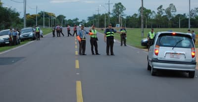 Agente de la Caminera,  a los golpes con conductor