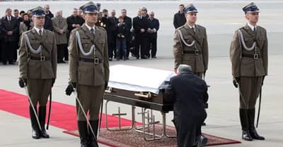 Espeluznante descubrimiento en el féretro del presidente de Polonia