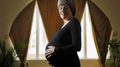 ¡Increíble! Mujer de 61 años quedó embarazada de su nieto