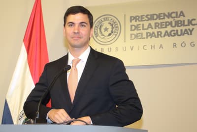 Santiago Peña busca trabajo tras su renuncia