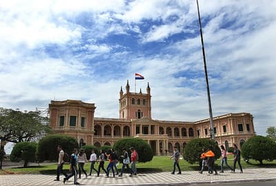 Pronostican domingo cálido