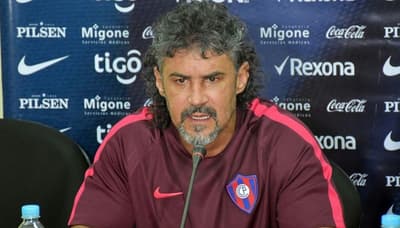 Álvarez pone a punto el equipo para medir a Boston River