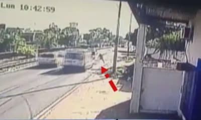 Ambulancia atropella a un peatón