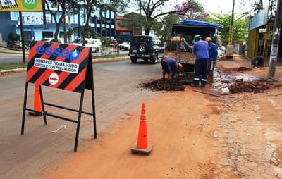 Sin agua por horas debido a caños rotos