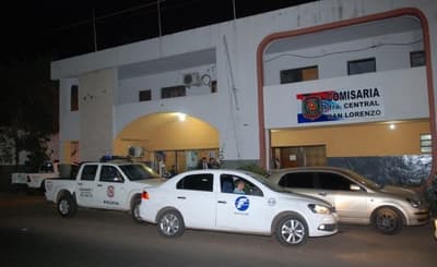 "Ladrón poseído" fue detenido por policía