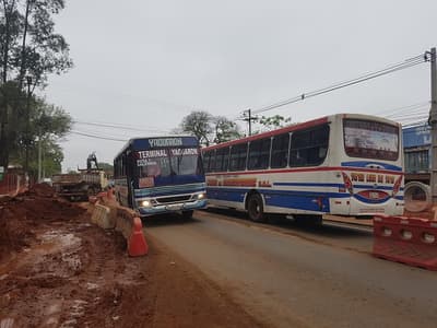 Caos se canaliza por solo dos carriles