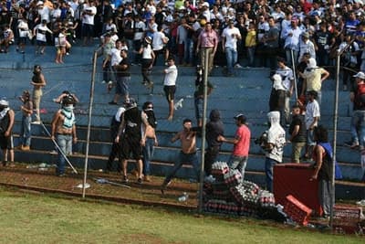 Hinchas organizados de Olimpia fueron suspendidos por 18 meses