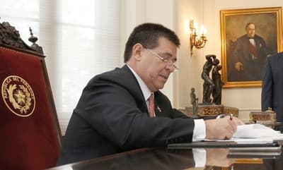Cartes emite decreto para su beneficio