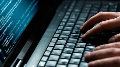 Empresario denuncia espionaje con sistema estatal