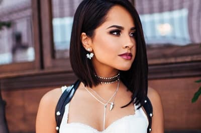 Censuran canción de Becky G en programa español