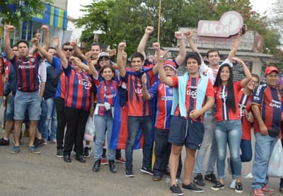 Tras incidentes, suspenden por tres fechas a hinchada de Cerro Porteño