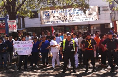 Funcionarios de Clínicas habilitan tránsito en Mcal. López