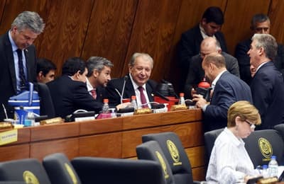 Senado aprueba presupuesto con déficit en financiación