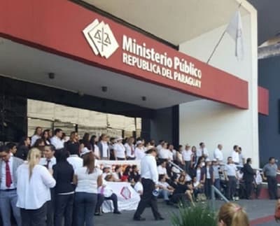 Aprueban aumento salarial para funcionarios fiscales